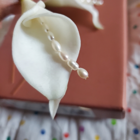 Cult Gaia Calla Earring White - Picture 4 of 9